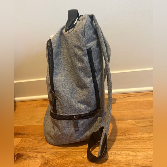 Lululemon backpack - Picture 3 of 3